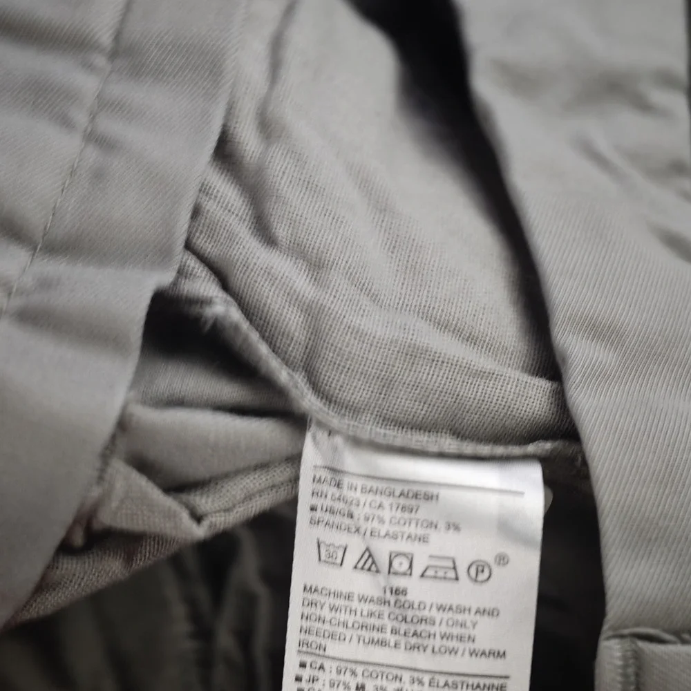 Banana Republic Lived In Chino Pants Mens 31x32 Athletic Fit Gray Flat Front
